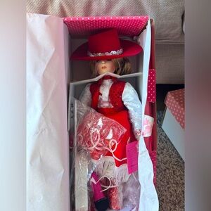 TREASURY COLLECTION PARADISE GALLERIES‎ ROSE COUNTRY DARLINGS DOLL